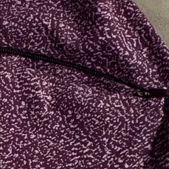 ATHLETA PRINTED MESH RACER RUN SHORTS 4” VIOLET STATIC SZ XS - Picture 4 of 10